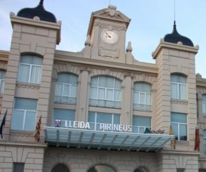 Service to train or bus station in Lleida